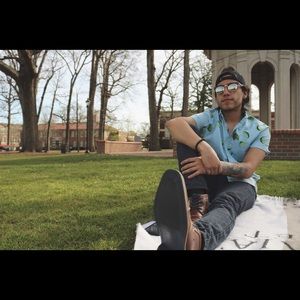 Meet your Posher, Derek